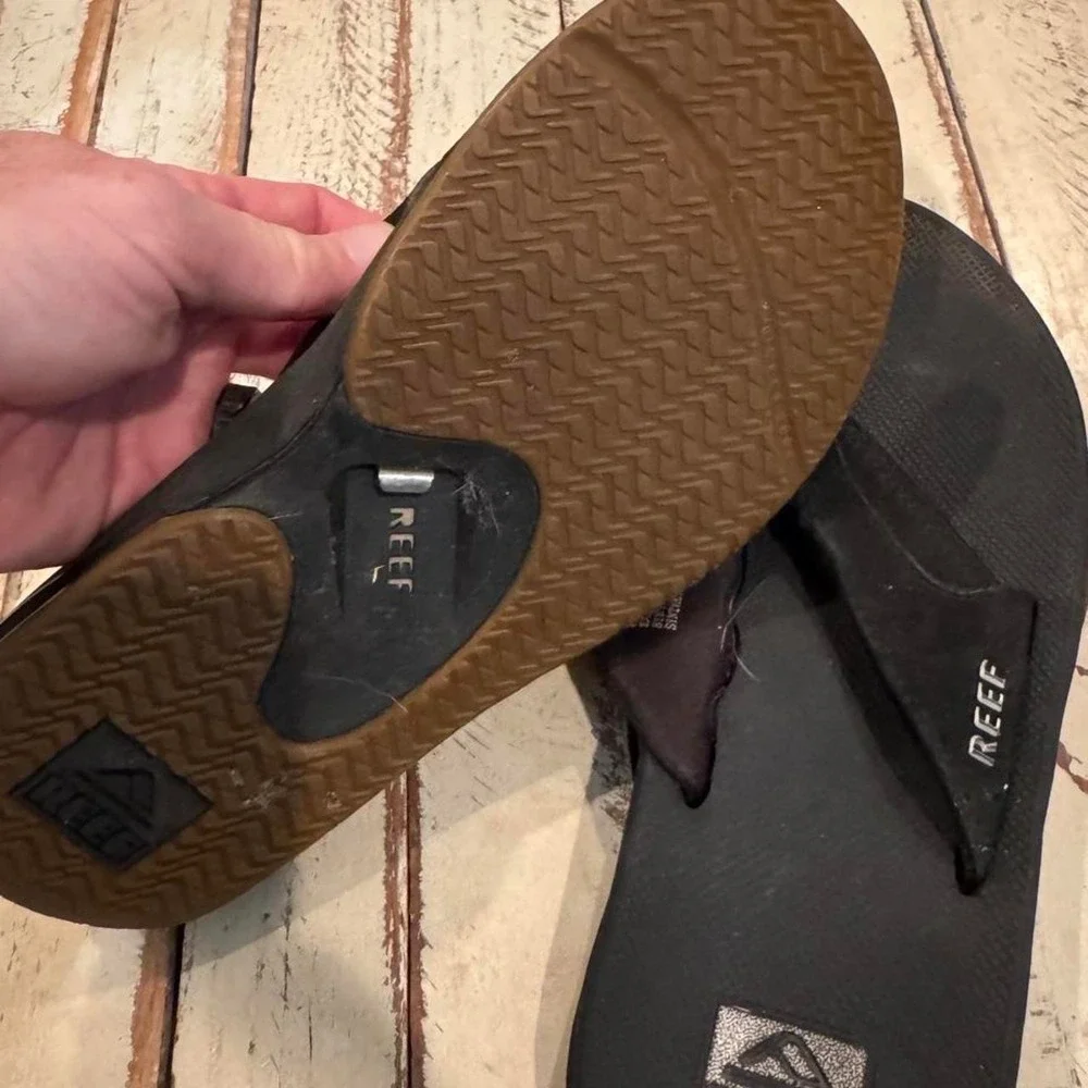 Reef Fanning Black Flip Flops Mens Size 7 Bottle Opener Sandals J-19 CLC